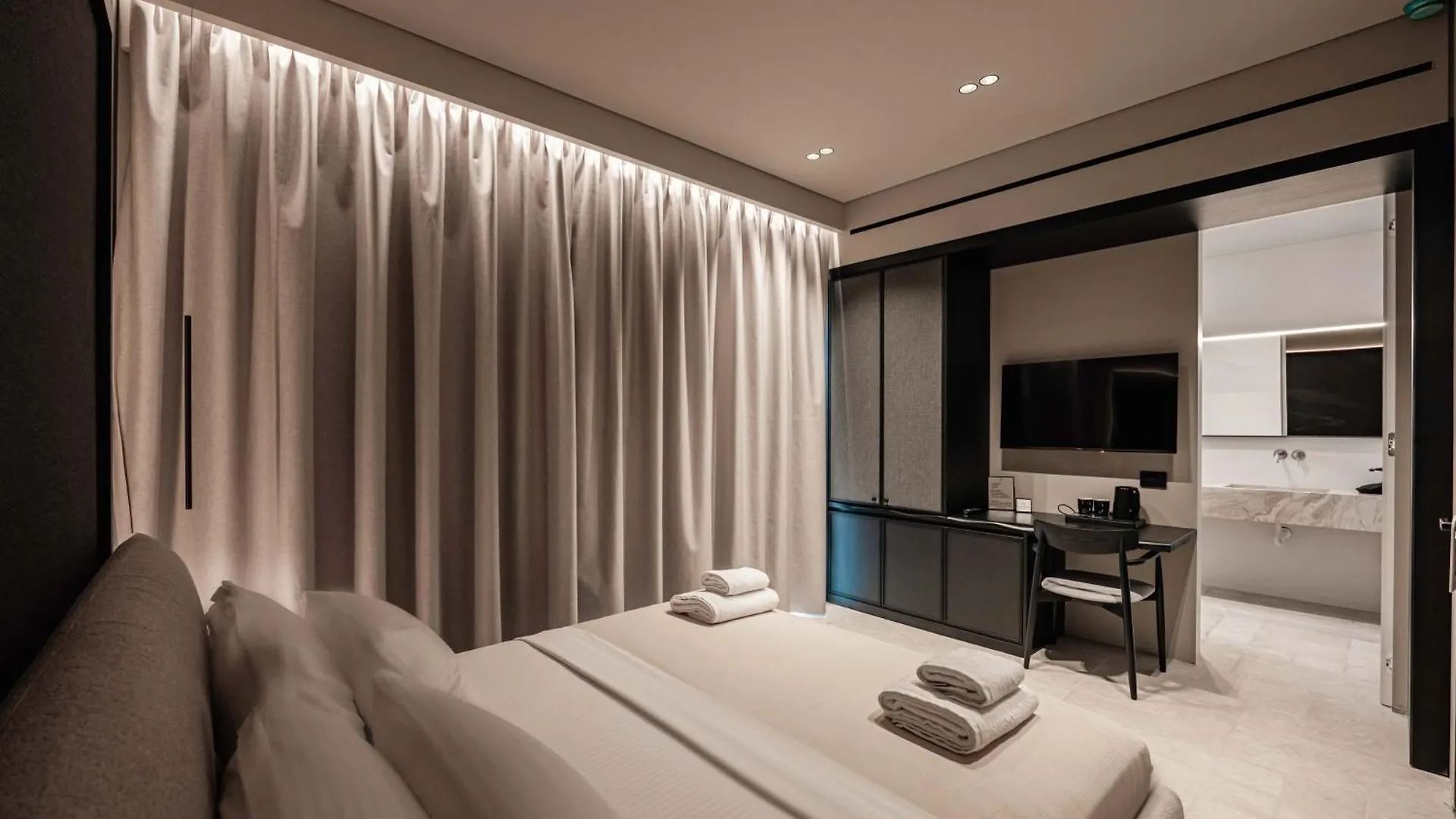 Sondor Hotel Ksamil 4*,